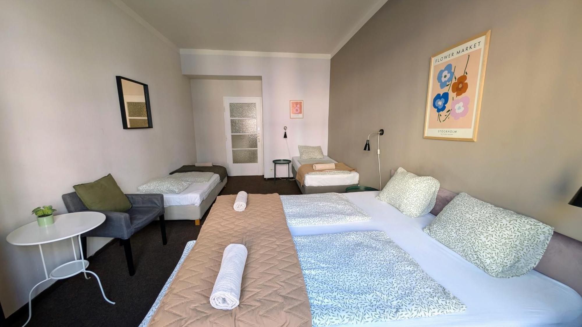 Flat In Zizkov -103- Апартаменты *